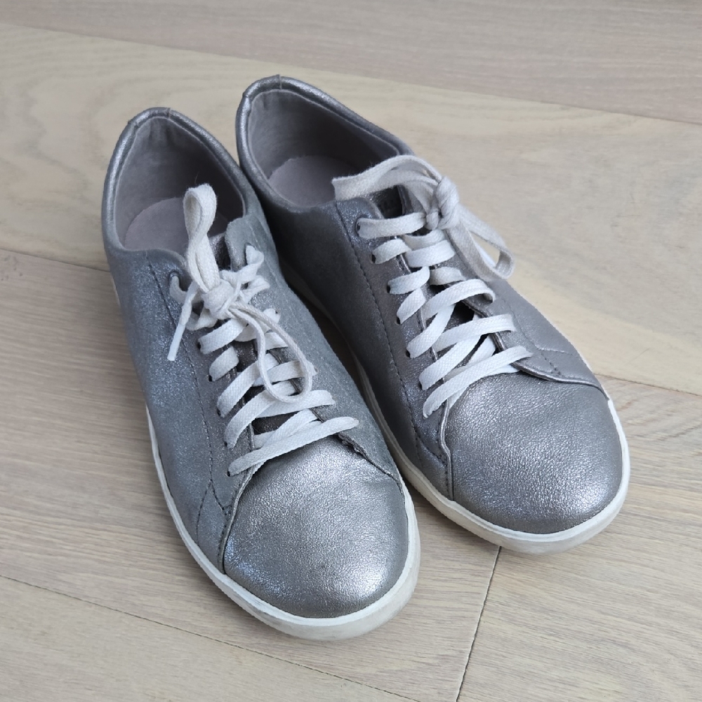 Cole Haan Grand OS Silver Metallic Sneakers Size 9